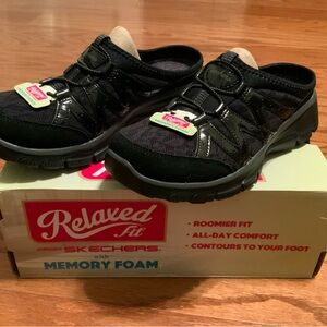 Skechers Repute Relaxed Fit Slides